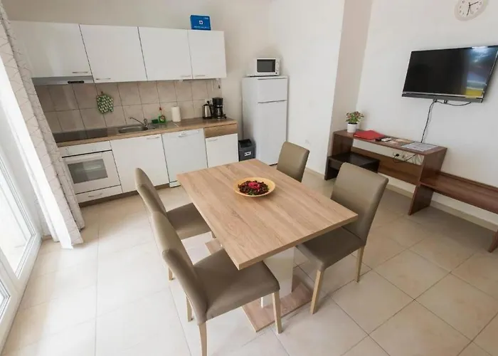 Ema 게스트하우스 3*